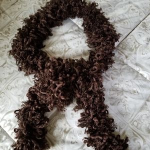Knit yarn scarf